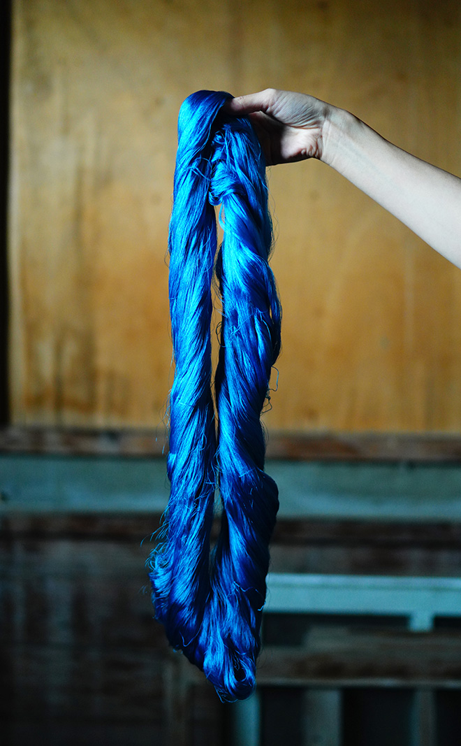 青い絹糸